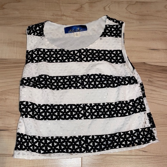 Forever 21 Tops - Forever 21 Black & White Striped Cropped Tank
